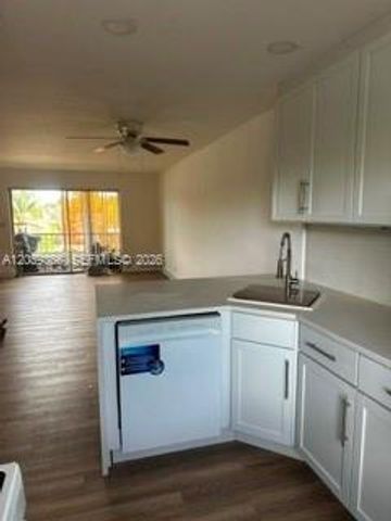 9272 SW 3rd St 413, Boca Raton, FL 33428