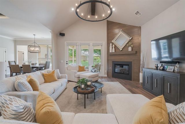 3116 Hillside Drive, Edmond, OK 73012