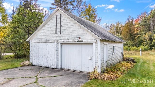 4296 Cedar 36th Lane, Rock, MI 49880