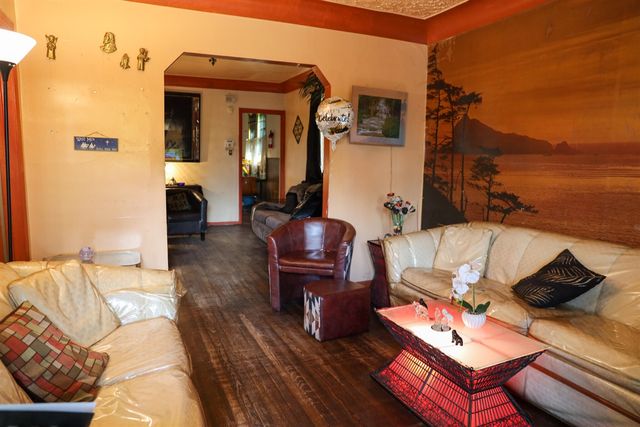 13582 Shields Street, Hamtramck, MI 48212