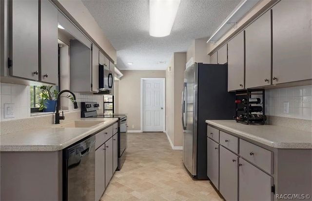 2481 S Summerwood Point, Inverness, FL 34450