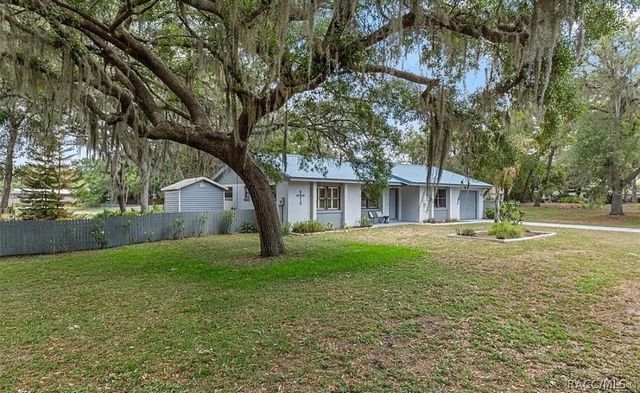 2481 S Summerwood Point, Inverness, FL 34450