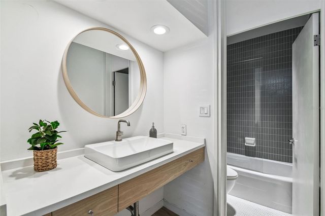 41 BERING STREET, Tampa, FL 33606