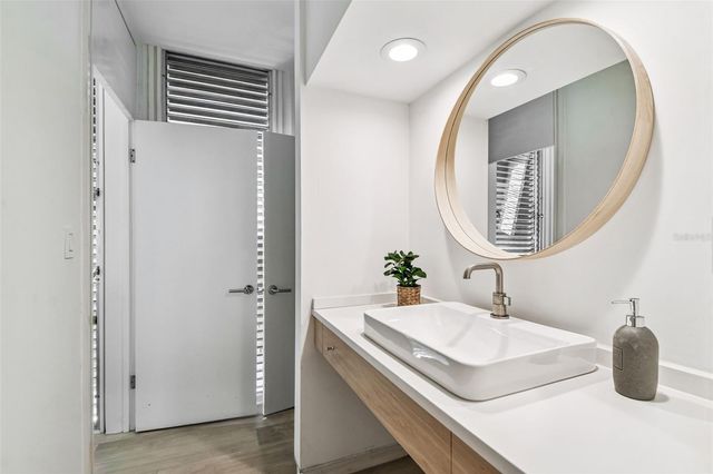 41 BERING STREET, Tampa, FL 33606