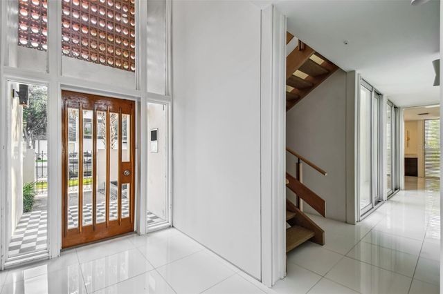 41 BERING STREET, Tampa, FL 33606