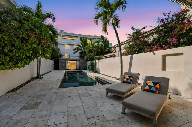 41 BERING STREET, Tampa, FL 33606