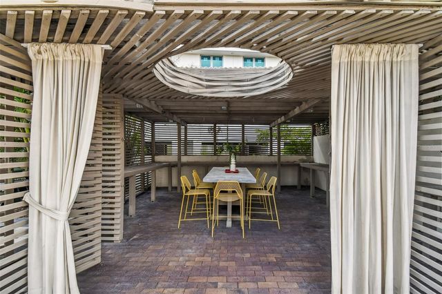 41 BERING STREET, Tampa, FL 33606