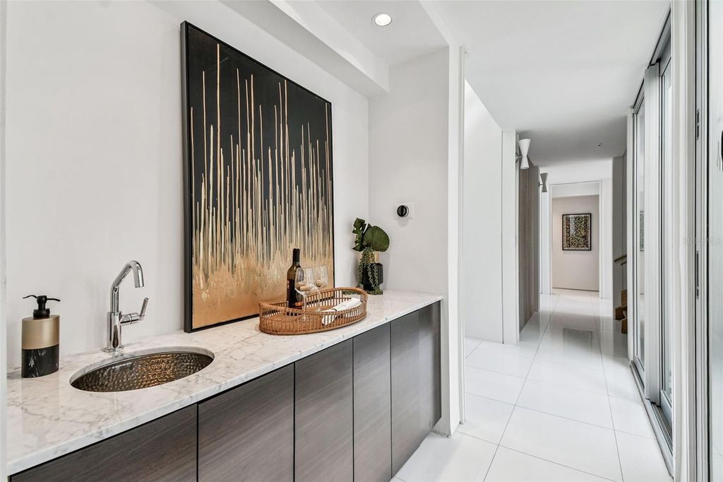 Image 16 of property listing at 41 BERING STREET, Tampa, FL 33606