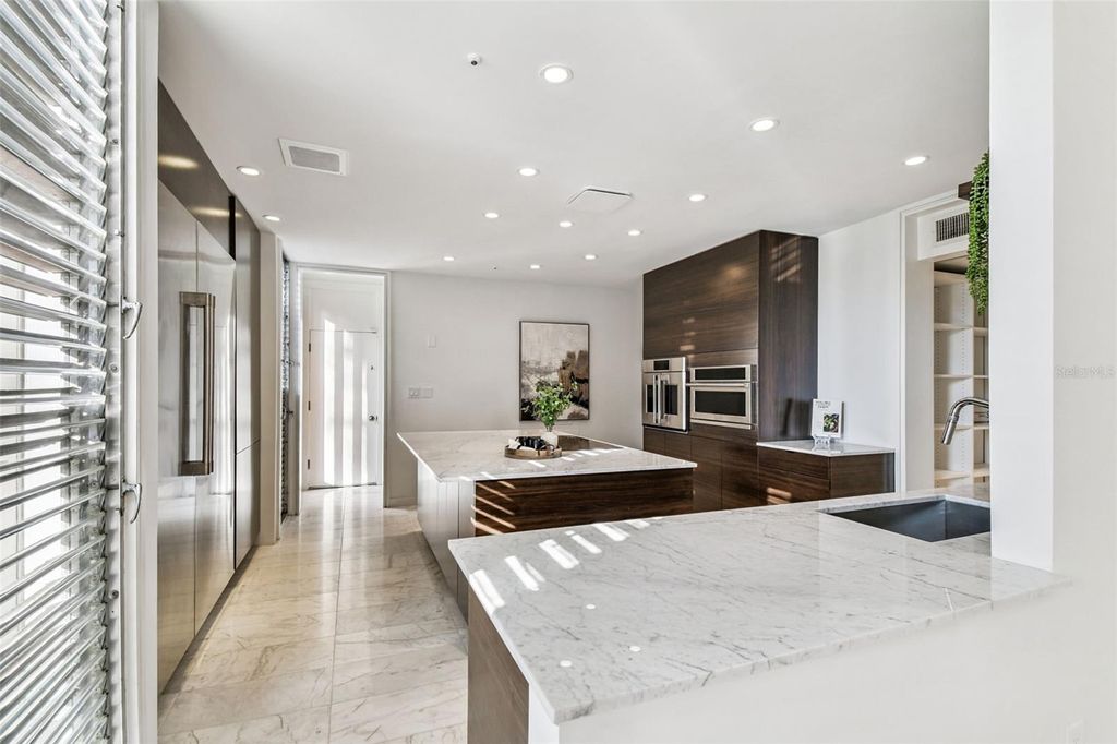 Image 19 of property listing at 41 BERING STREET, Tampa, FL 33606