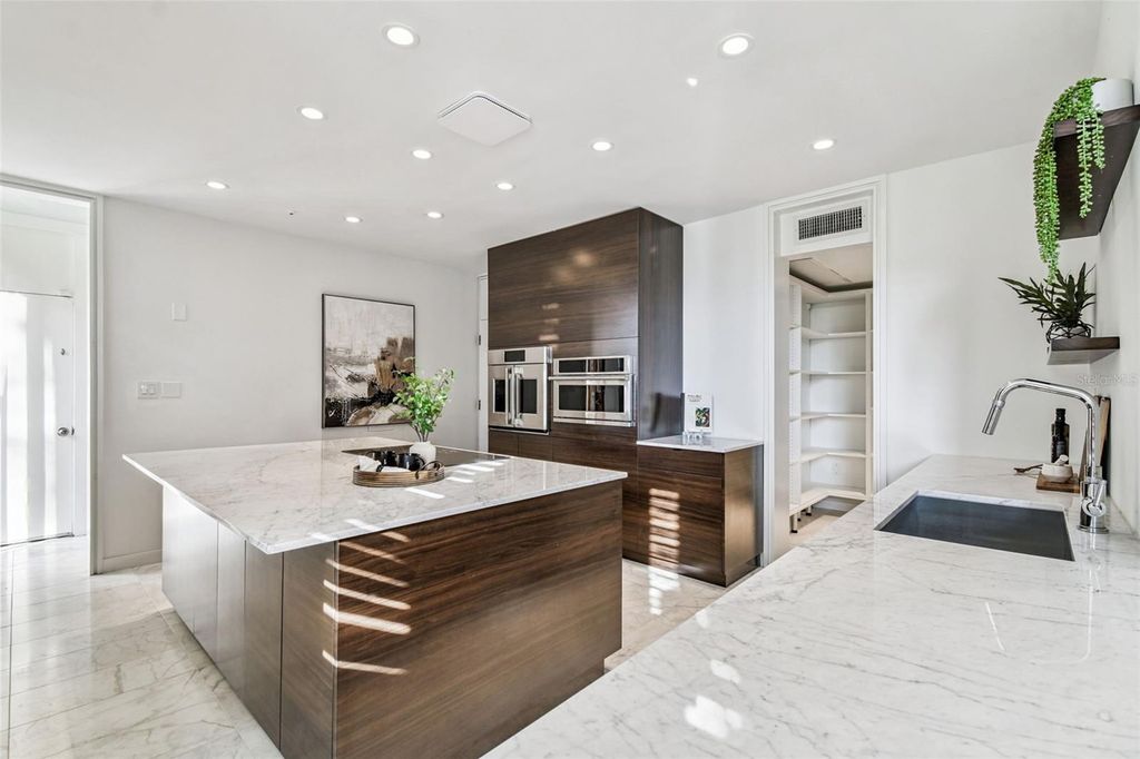 Image 21 of property listing at 41 BERING STREET, Tampa, FL 33606