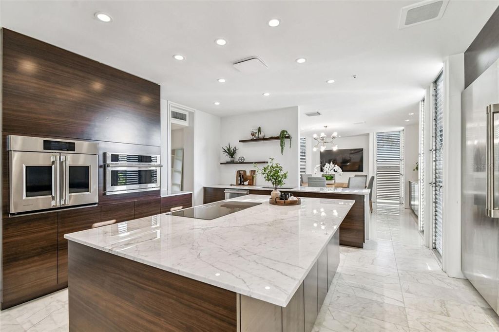 Image 25 of property listing at 41 BERING STREET, Tampa, FL 33606