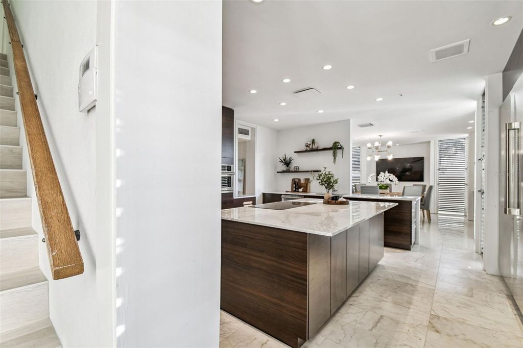 Image 28 of property listing at 41 BERING STREET, Tampa, FL 33606