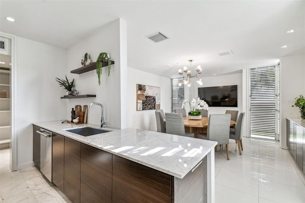 Image 29 of property listing at 41 BERING STREET, Tampa, FL 33606