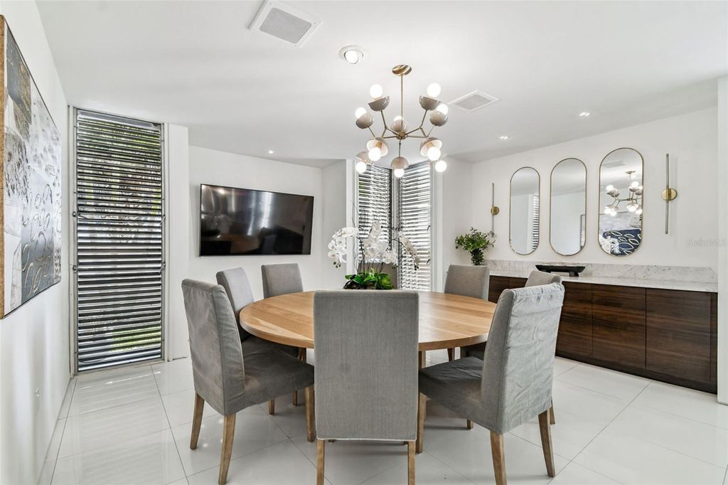 Image 30 of property listing at 41 BERING STREET, Tampa, FL 33606