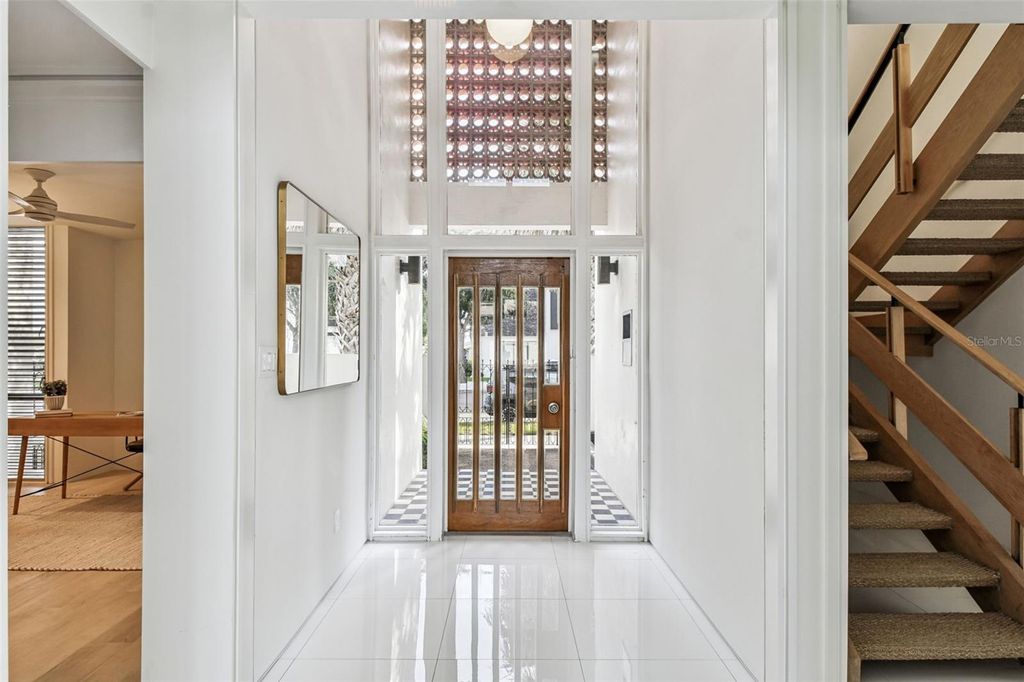 Image 4 of property listing at 41 BERING STREET, Tampa, FL 33606