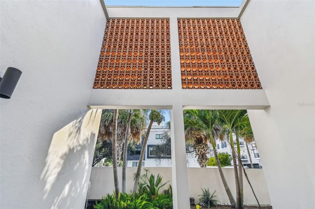 Image 34 of property listing at 41 BERING STREET, Tampa, FL 33606