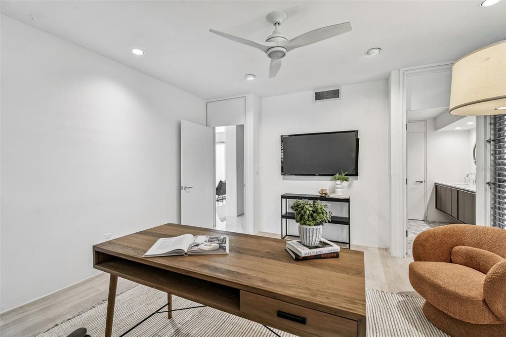 Image 39 of property listing at 41 BERING STREET, Tampa, FL 33606