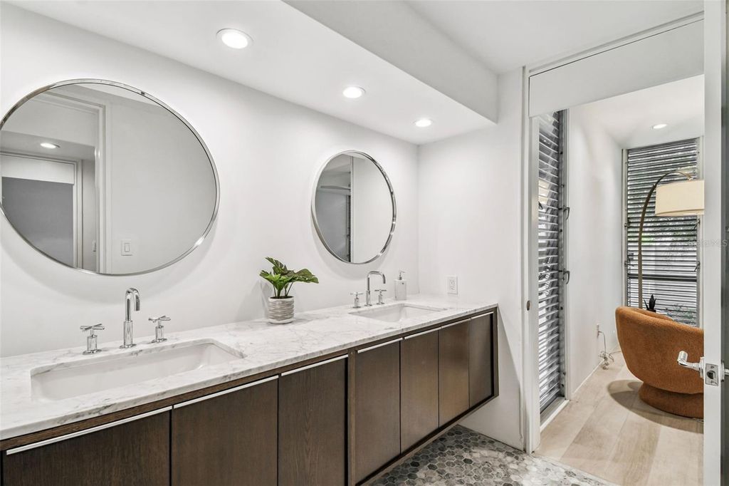 Image 40 of property listing at 41 BERING STREET, Tampa, FL 33606