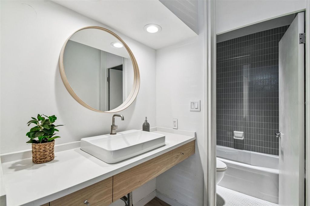 Image 57 of property listing at 41 BERING STREET, Tampa, FL 33606