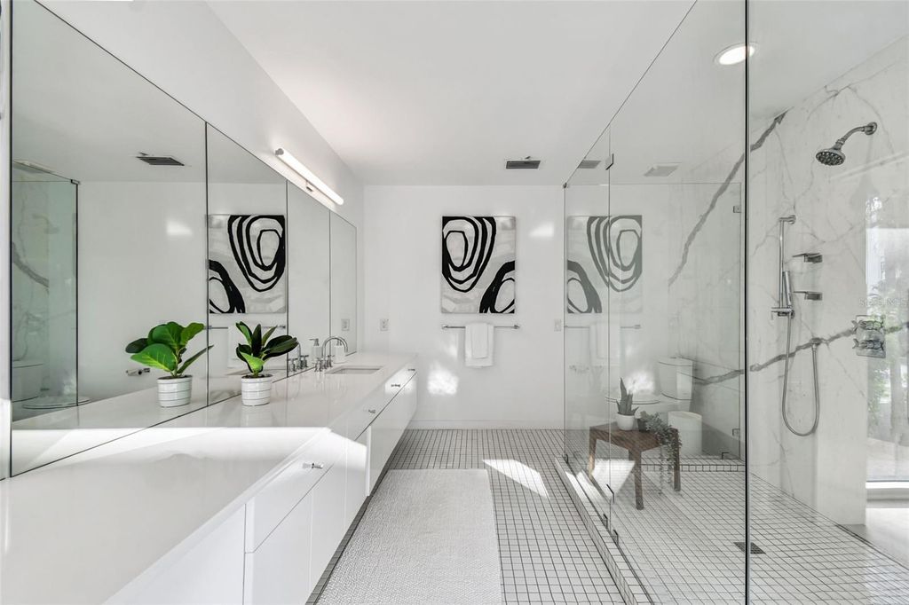 Image 64 of property listing at 41 BERING STREET, Tampa, FL 33606