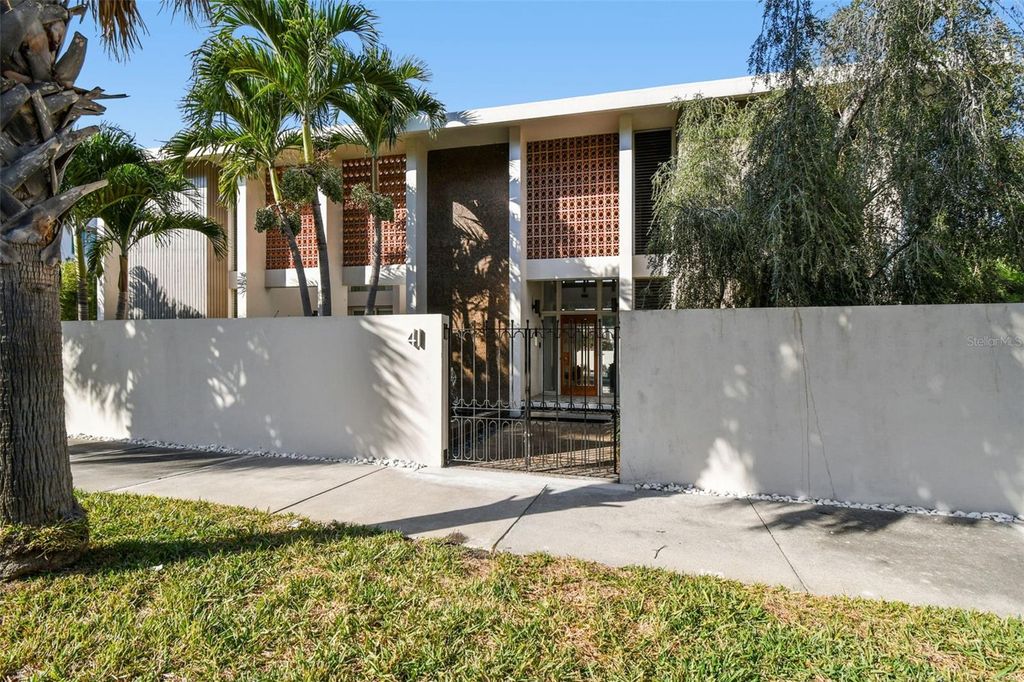 Image 79 of property listing at 41 BERING STREET, Tampa, FL 33606