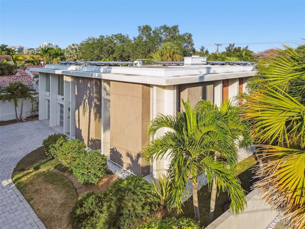 Image 83 of property listing at 41 BERING STREET, Tampa, FL 33606