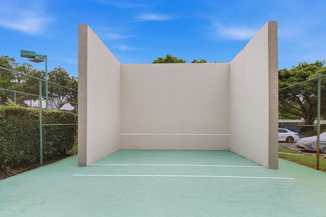 3940 Inverrary Boulevard 603-a, Lauderhill, FL 33319