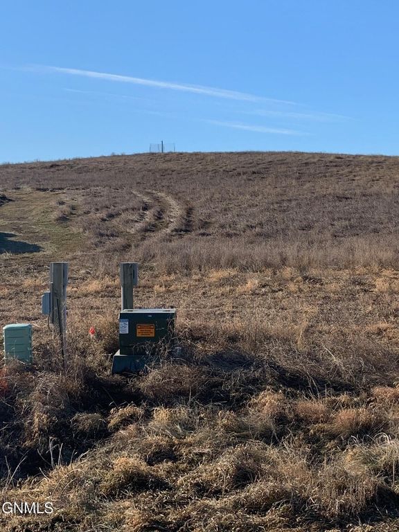 1 Spaniel Road, Mandan, ND 58554