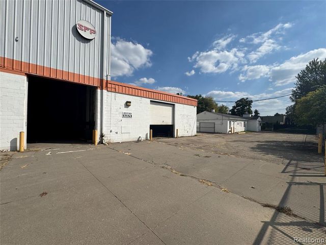 20720 Tuck Road, Farmington, MI 48336