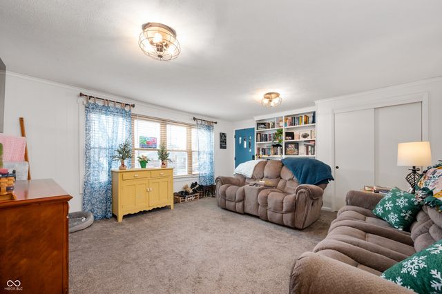 644 Center Street, Pendleton, IN 46064