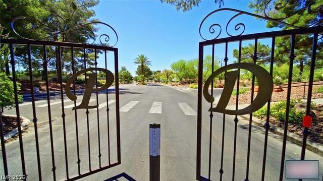 5257 Crooked Valley Drive, Las Vegas, NV 89149