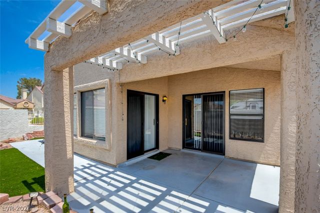 5257 Crooked Valley Drive, Las Vegas, NV 89149