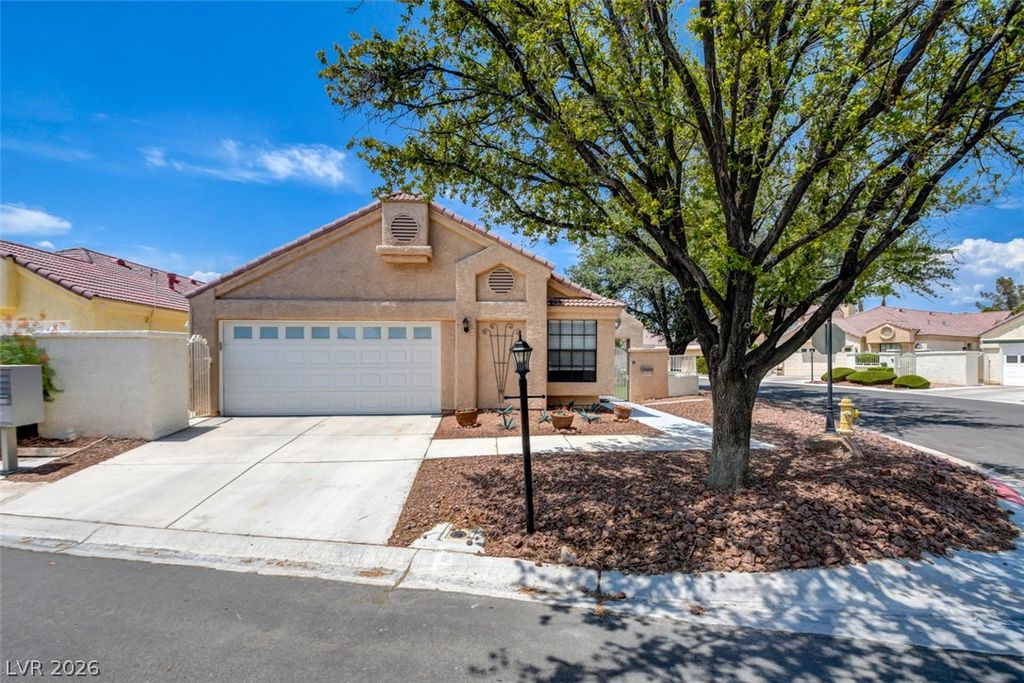 5257 Crooked Valley Drive, Las Vegas, NV 89149