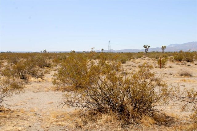 14999 Mojave Drive, Phelan, CA 92371