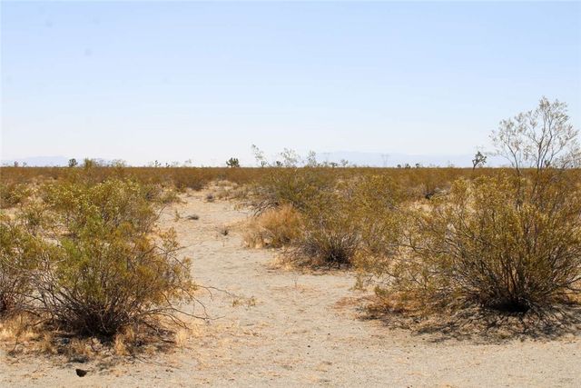 14999 Mojave Drive, Phelan, CA 92371