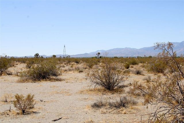 14999 Mojave Drive, Phelan, CA 92371