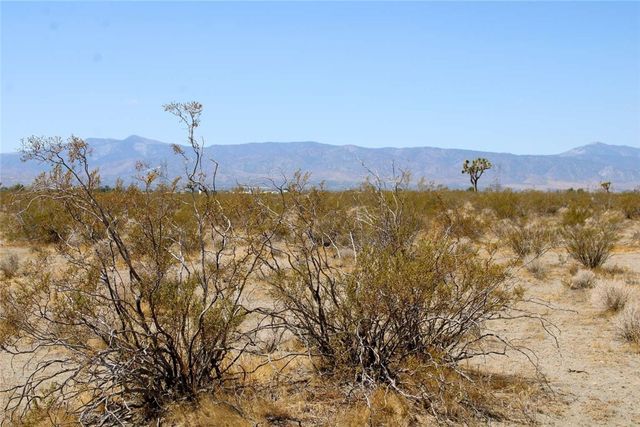 14999 Mojave Drive, Phelan, CA 92371