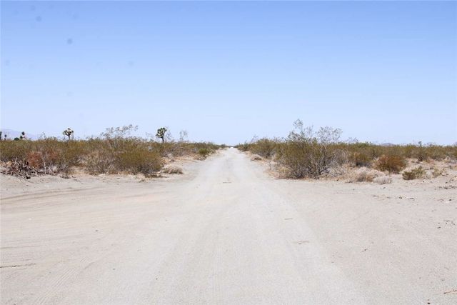 14999 Mojave Drive, Phelan, CA 92371