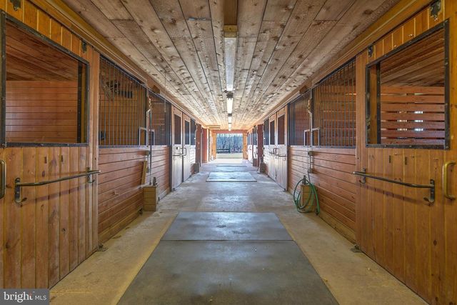 266 PROVINCE LINE RD, Hopewell, NJ 08525