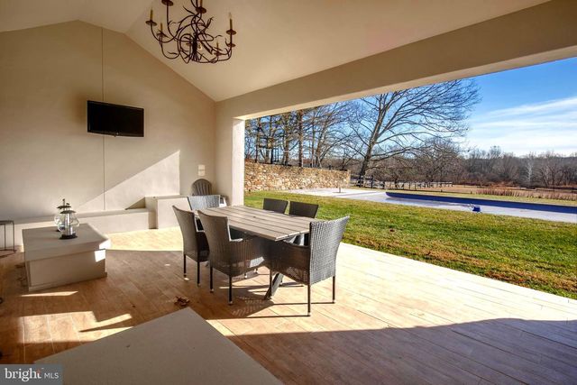 266 PROVINCE LINE RD, Hopewell, NJ 08525