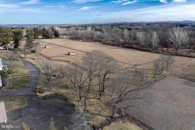 266 PROVINCE LINE RD, Hopewell, NJ 08525