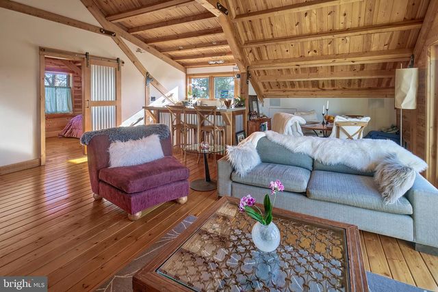 266 PROVINCE LINE RD, Hopewell, NJ 08525