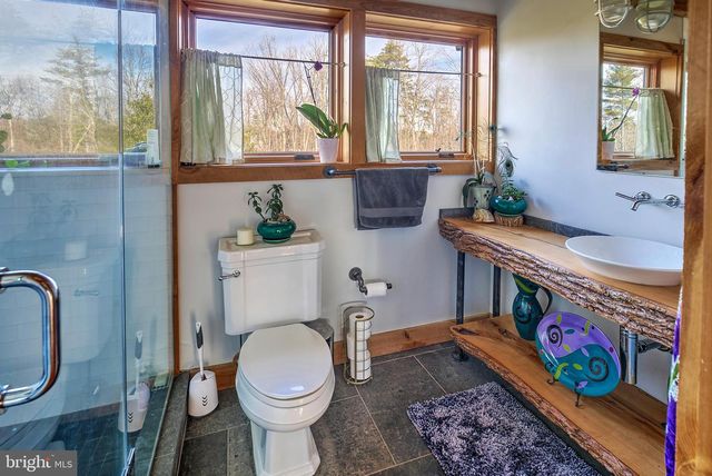 266 PROVINCE LINE RD, Hopewell, NJ 08525