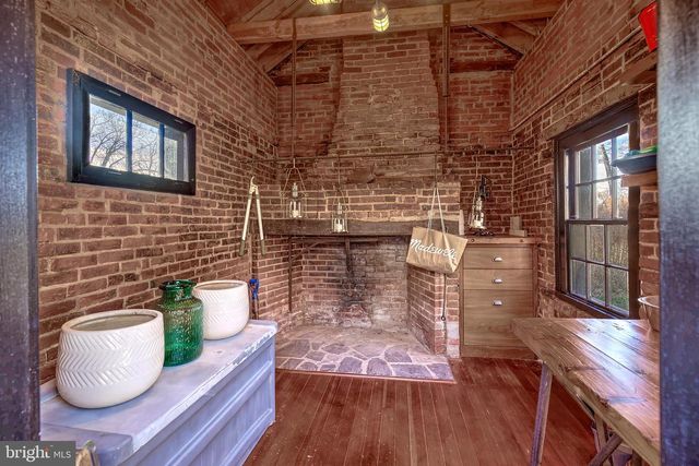 266 PROVINCE LINE RD, Hopewell, NJ 08525