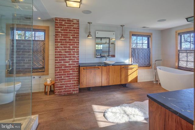 266 PROVINCE LINE RD, Hopewell, NJ 08525