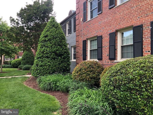 2129 SUITLAND TER SE #202, Washington, DC 20020