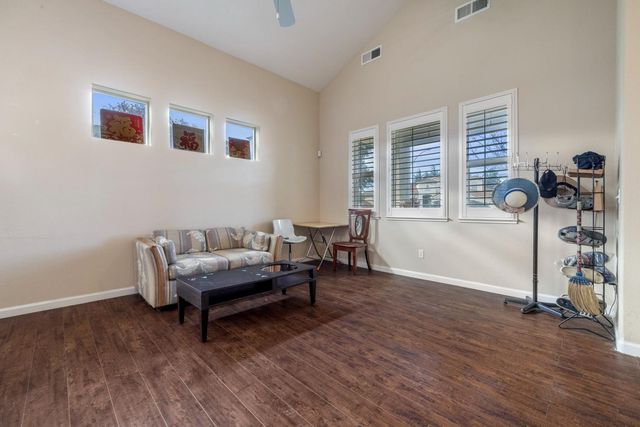 5610 Coloma Ct, Riverbank, CA 95367