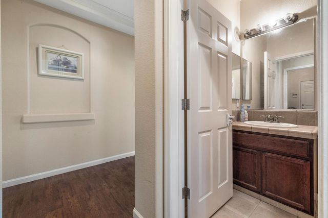 5610 Coloma Ct, Riverbank, CA 95367