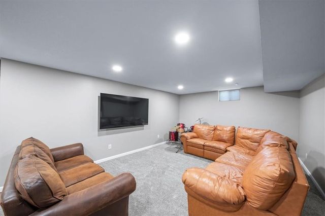 2716 SW REGAL Drive, Lee's Summit, MO 64082