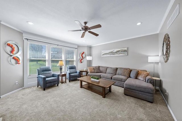 2716 SW REGAL Drive, Lee's Summit, MO 64082